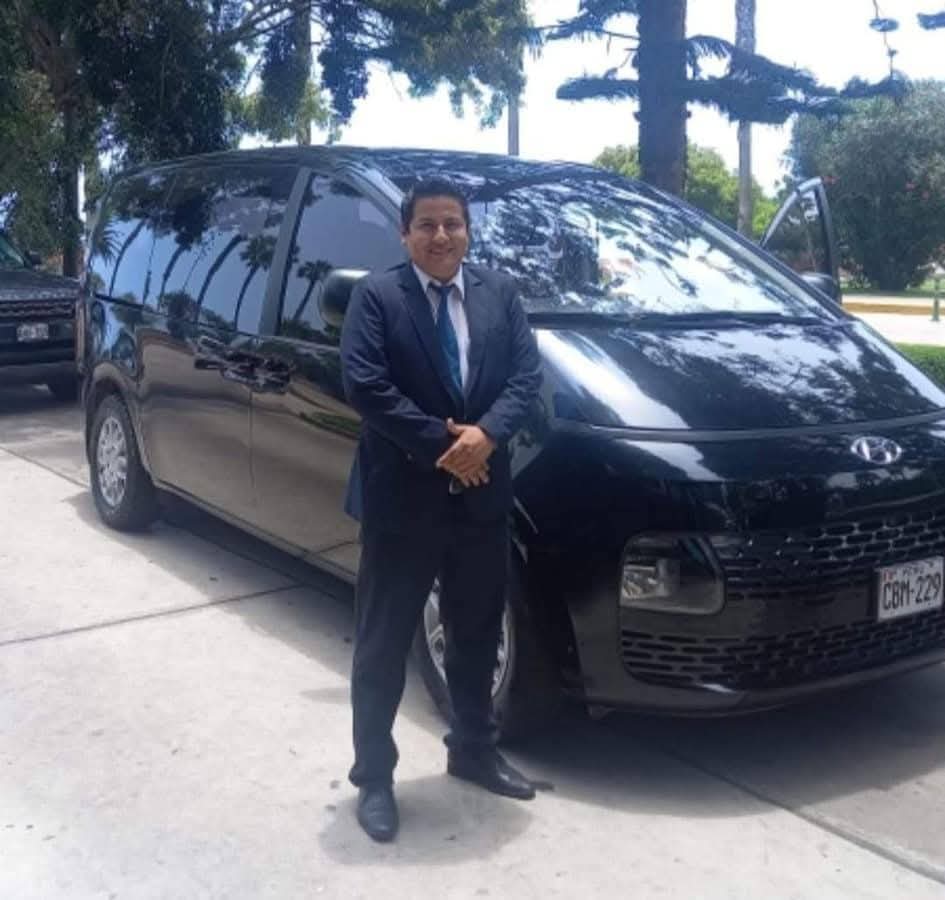 Staria Ejecutivo 10 pasajeros